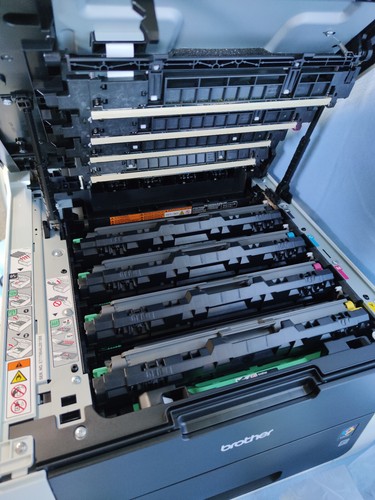 Brother HL-3170CDW Colour Workgroup Printer (with extra toner scrubber) - Picture 3 of 13