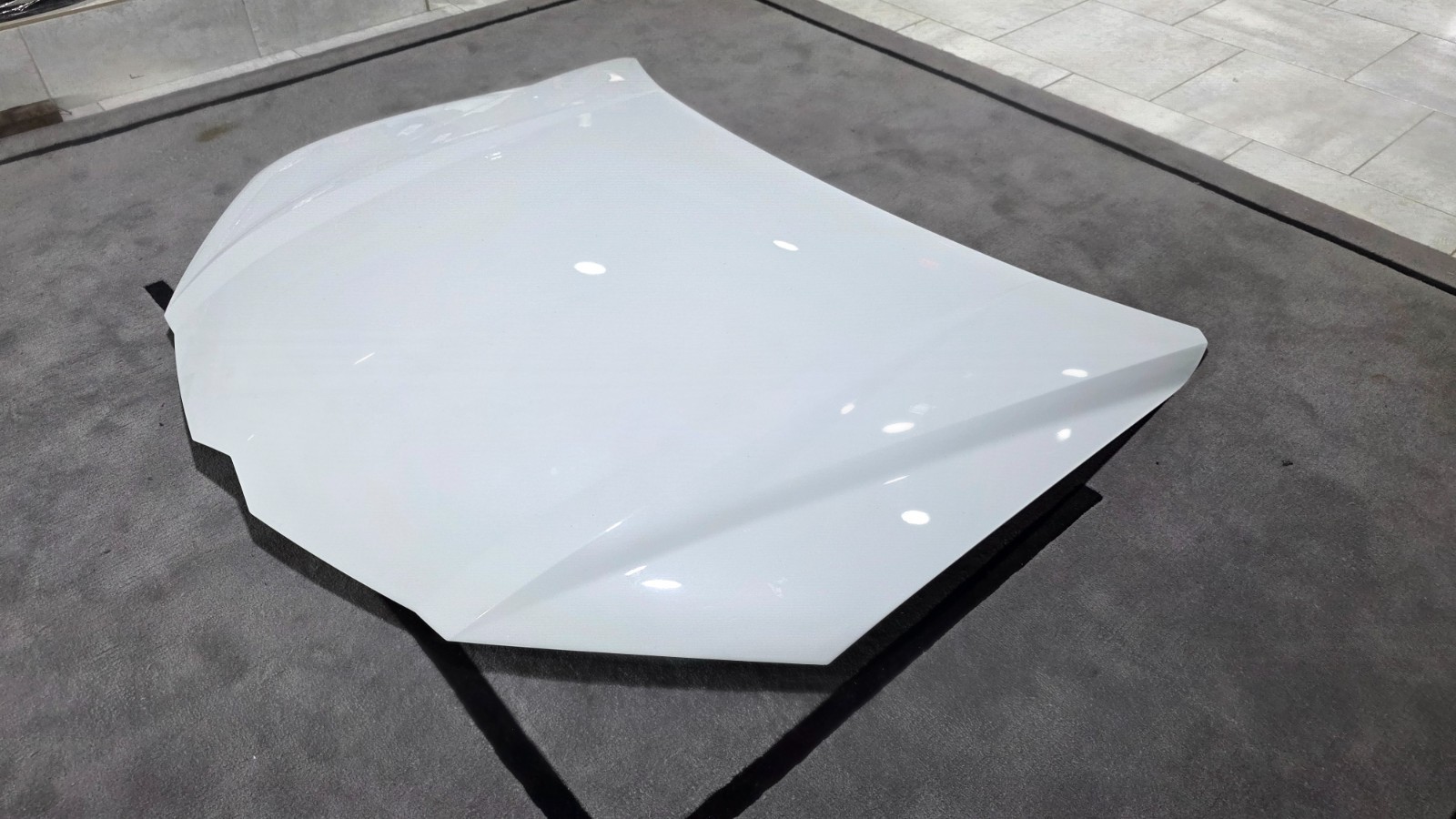 OEM white 2019 2020 2022 2023 Lamborghini URUS Hood