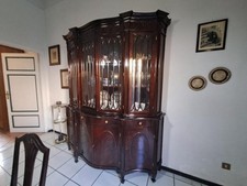 Sala da pranzo composta da credenza, trumeau, tavolo e 6 sedie