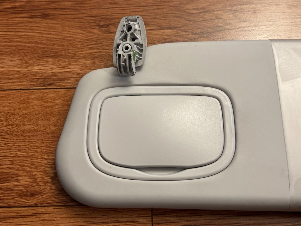 OEM 2014-2017 Fiat 500L Left Driver Side Sun Visor Shade Gray W/O Illumination - Image 2 of 4