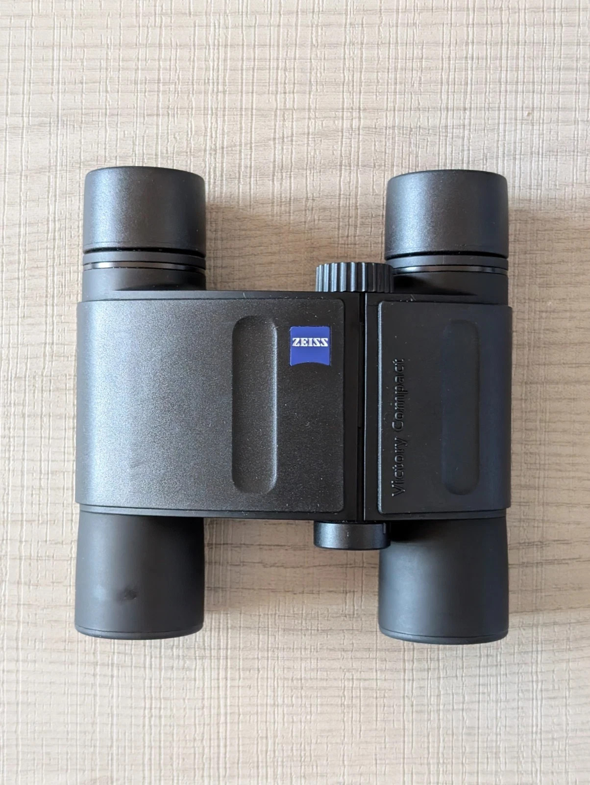 Zeiss Victory Pocket 10x25 jumelles haut de gamme en verre FL