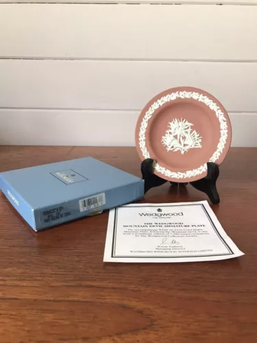 Vintage Wedgwood Jasperware Small Tray Mountain Devil Australian Wildflowers