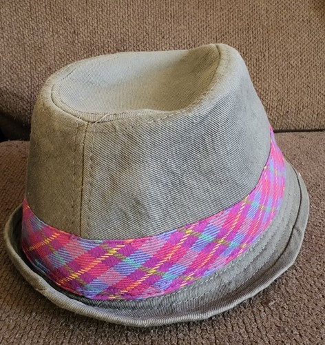 Hello Kitty ~ 2011 Fedora Beach Hat ~ Size Girls M/L - Picture 2 of 4