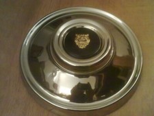 JAGUAR XJ6 AND XJ12 SERIES TWO SERIES 2 BRAND NEW HUB CAPS AND BADGES X 4