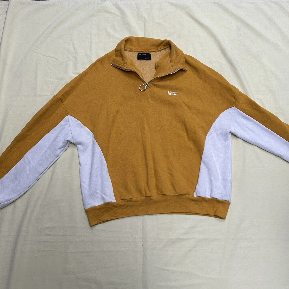 Pull and cheap bear yellow sweater