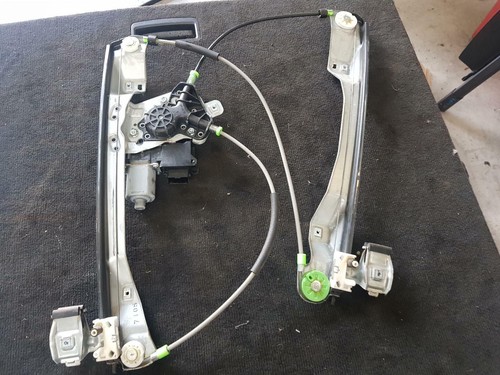 HOLDEN CAPRICE LEFT FRONT WINDOW REG/MOTOR WM, 09/06-04/13 06 07 08 09 - Picture 4 of 12