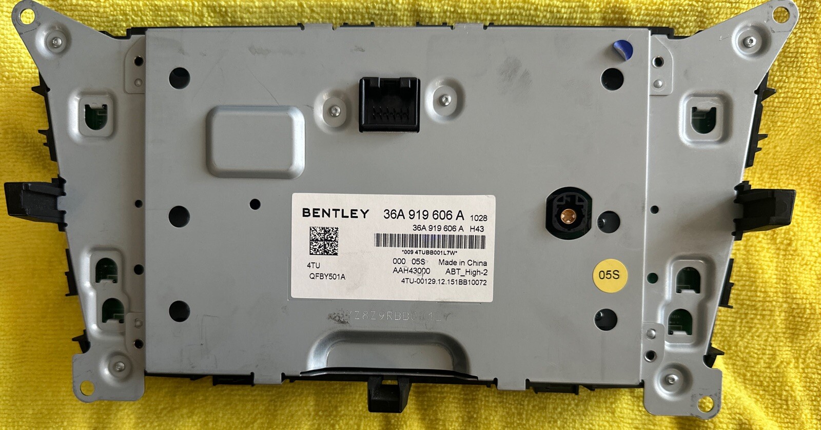2016-20 BENTLEY BENTAYGA DASH SCREEN 36A919606A