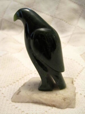 VTG EAGLE JADE SCULPTURE by DAVID WONG MASTER CARVER RAW MARBLE BASE 1937-1998