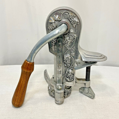Vintage Rogar Estate Table Top Clamp Wine Bottle Opener Corkscrew Wooden Handle