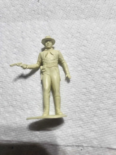 A RARE 1955 MARX FORT APACHE SCREEN GEM CREAM COLORED RIP MASTERS & RIN TIN TIN