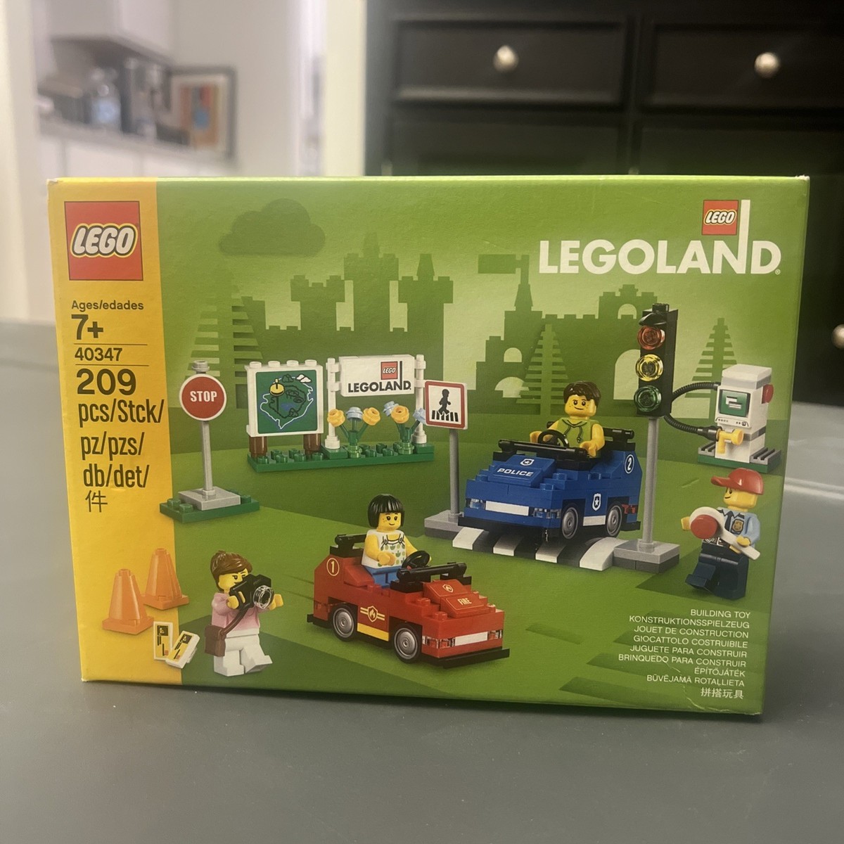 このパックを売ります LEGO Promotional: Legoland Driving School (40347) for sale online