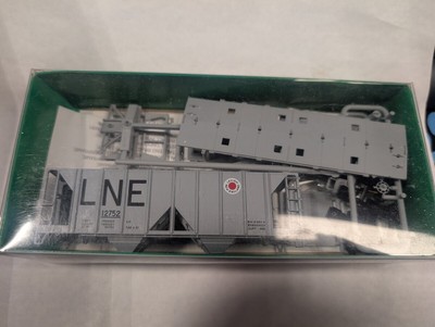 Bowser 56874 HO L&NE 70 Ton 3 Bay Covered Hopper #12752 Kit