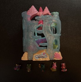 Hatchimals Coral Castle Playset W/ 5 Colleggtibles Assorted Figures