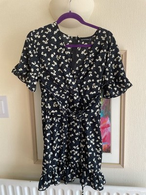 PRETTY LITTLE THING BLUMENKLEID MIT GÜRTEL UK 14