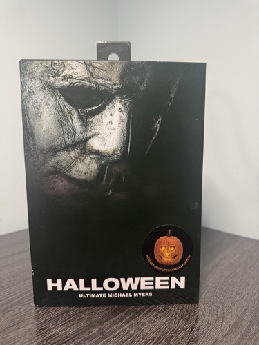 NECA - Halloween (2018 Movie) - 7" Scale Action Figure - Ultimate Michael Myers