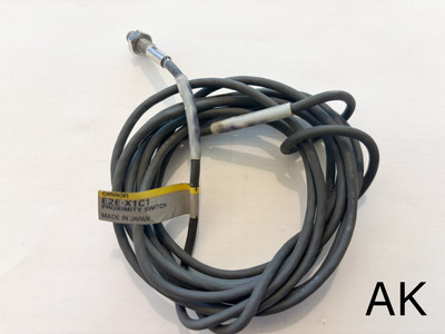Omron / Induktiver Näherungsschalter / E2E-X1C1