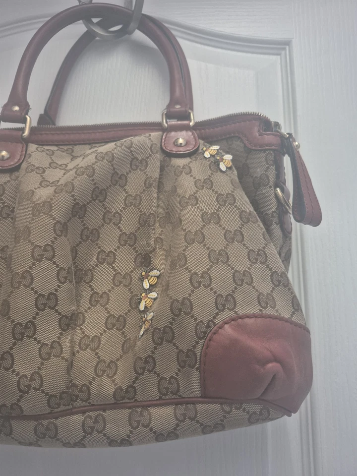 Gucci Satchel Red Leather Bee Theme 13 Long By 10 High - Image 4 of 4