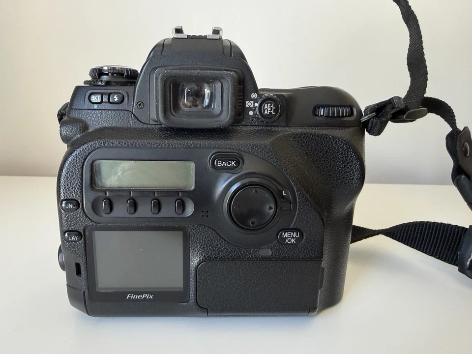 Fujifilm FinePix S2 Pro Digital SLR Camera With Sigma 28-135mm Sigma Zoom Lens, photo 3 of 5