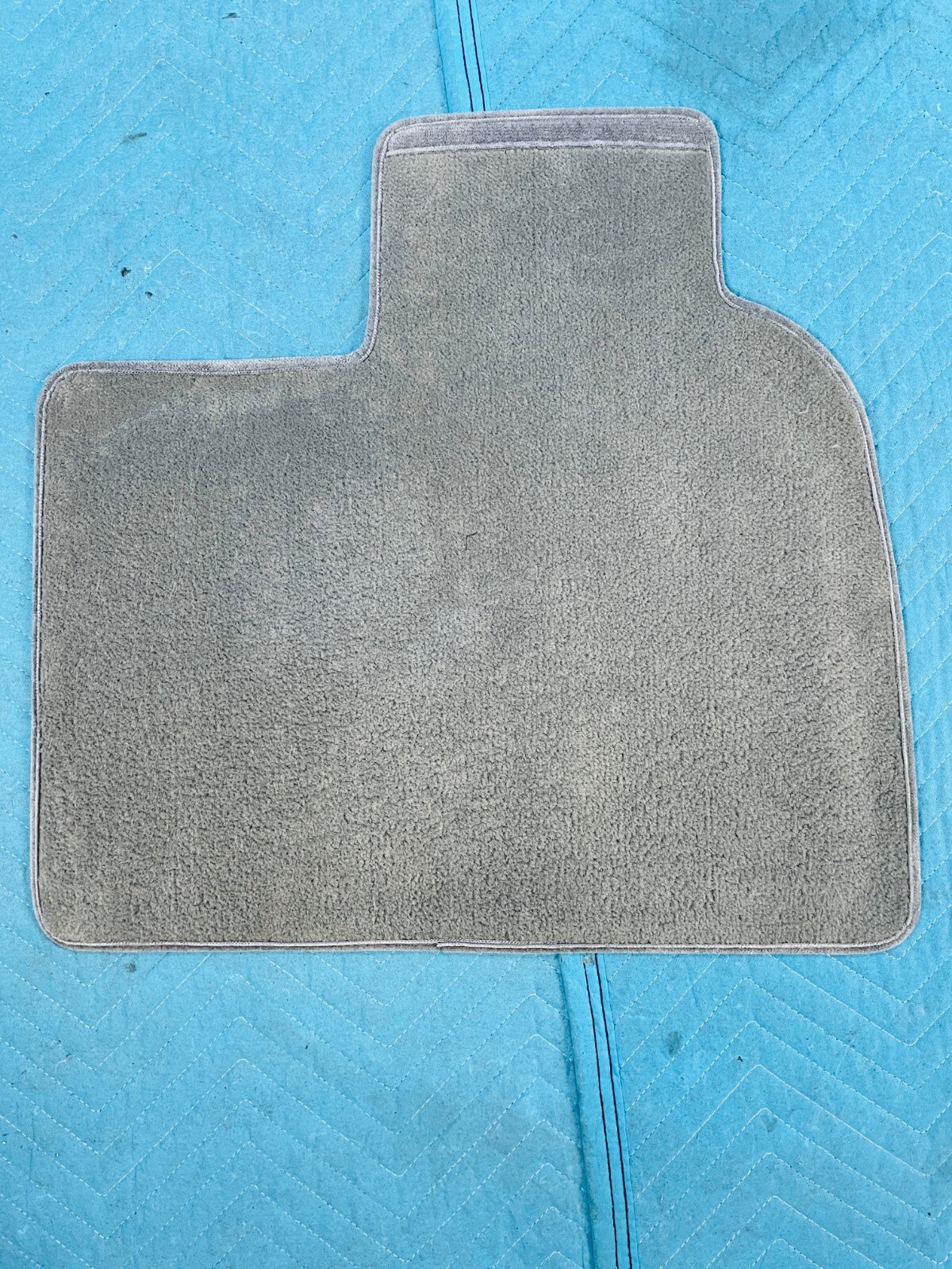 Lexus LS400 Front RH, Rear RH & LH Floor Mats GrayLA15 3pc Set 19901994 OEM eBay