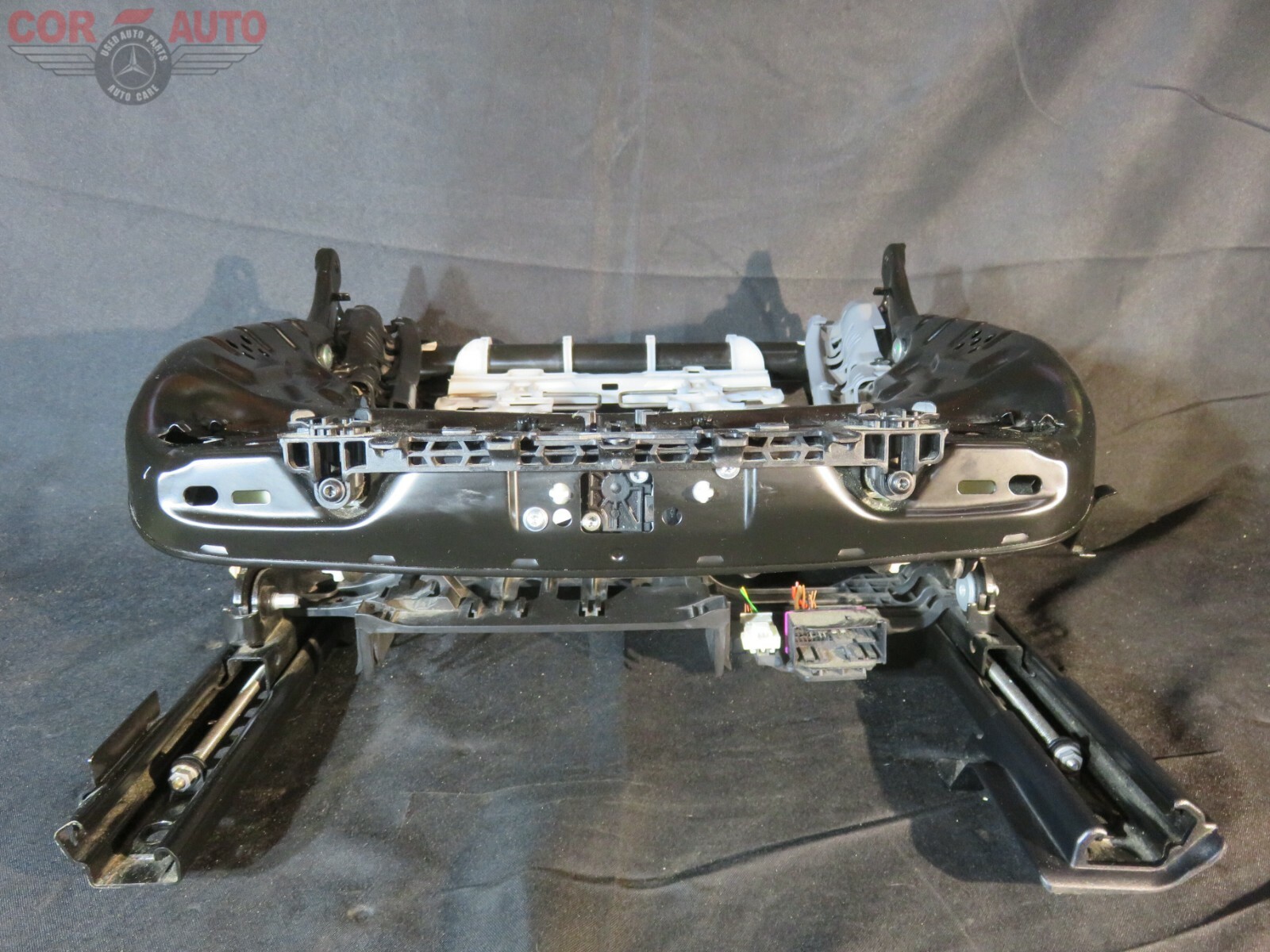 Mercedes E300 Seat Track Adjuster Front Passenger RH 17 19