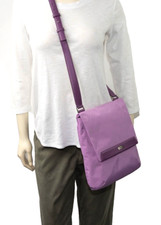 Bolso Bandolera TUMI Vintage Pequeño Carga Delgado Plano Púrpura Uva Nuevo con Etiquetas Envío Gratuito