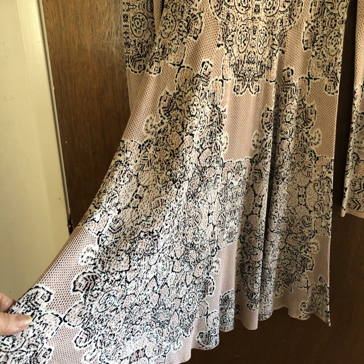 bcbg maxazria dress medium Julisa geometric jacquard silk bcbg maxazria dress medium Julisa geometric jacquard silk