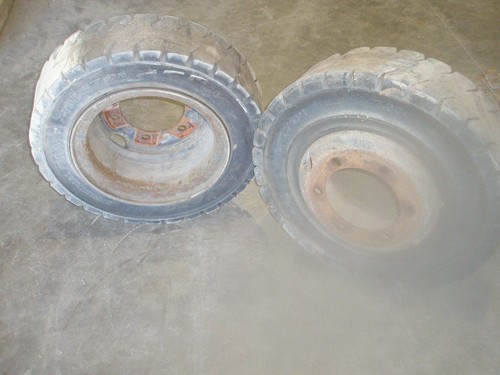 MAXAM MS701 INDUSTRIAL PRO SOLID FORKLIFT TIRES & RIMS, 7.00 X 15, "1 PAIR"