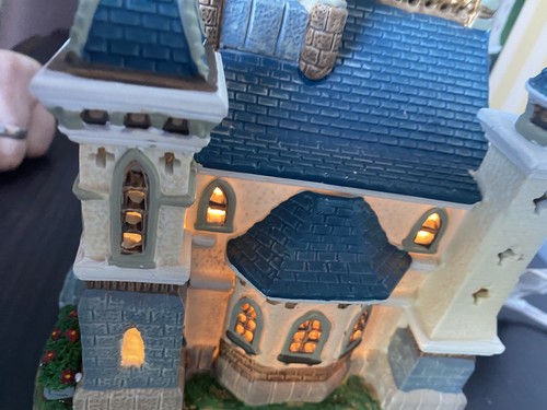 Lemax Village Collection St Lukes Cathedral Lighted Church Boxed Free P&P - Picture 12 of 14