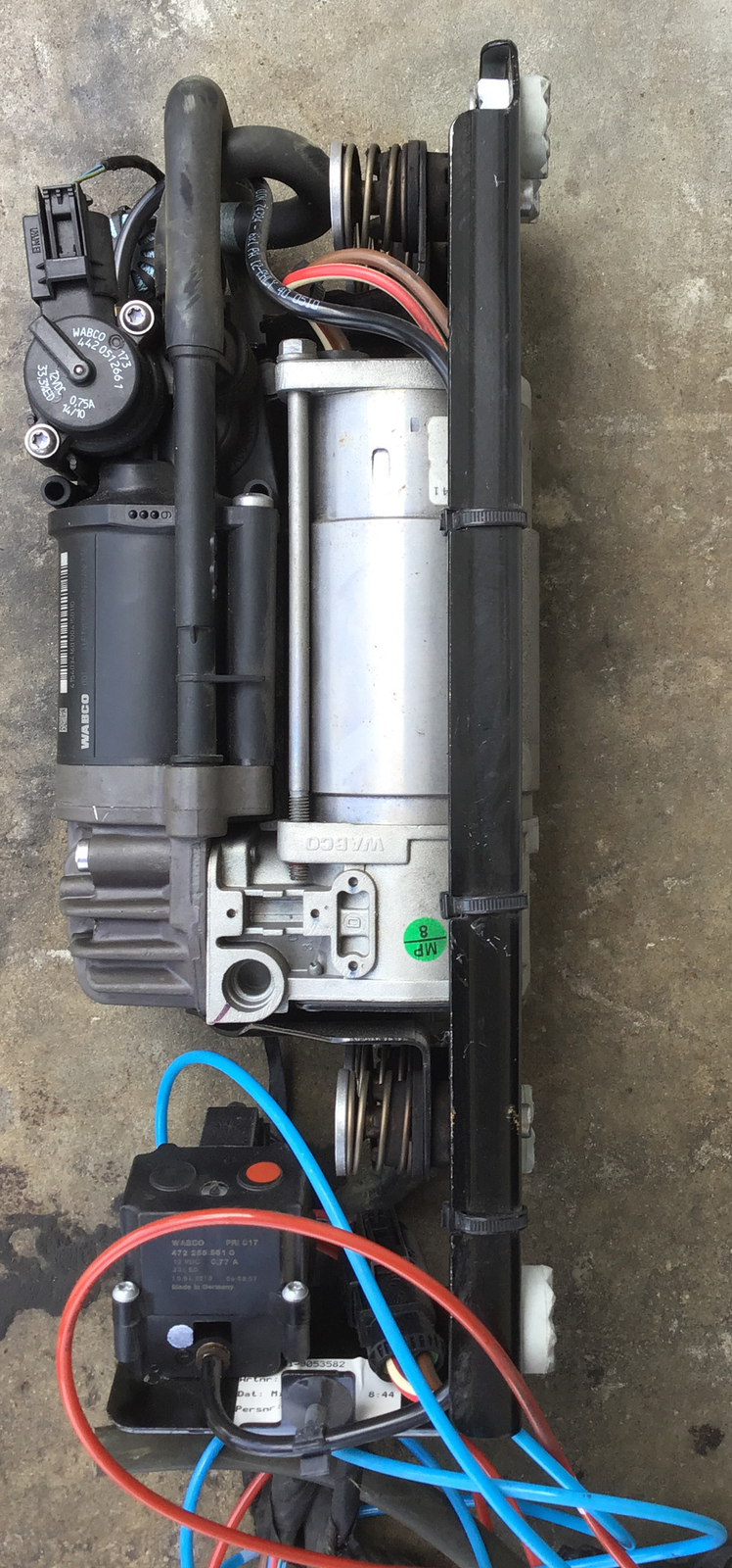 BMW 7-Series Complete Air Supply Compressor Level Control 