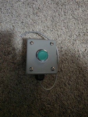 Wiegmann Hubbell PBGX1WW Pushbutton Enclosure Schneider Green Button ZBE-101