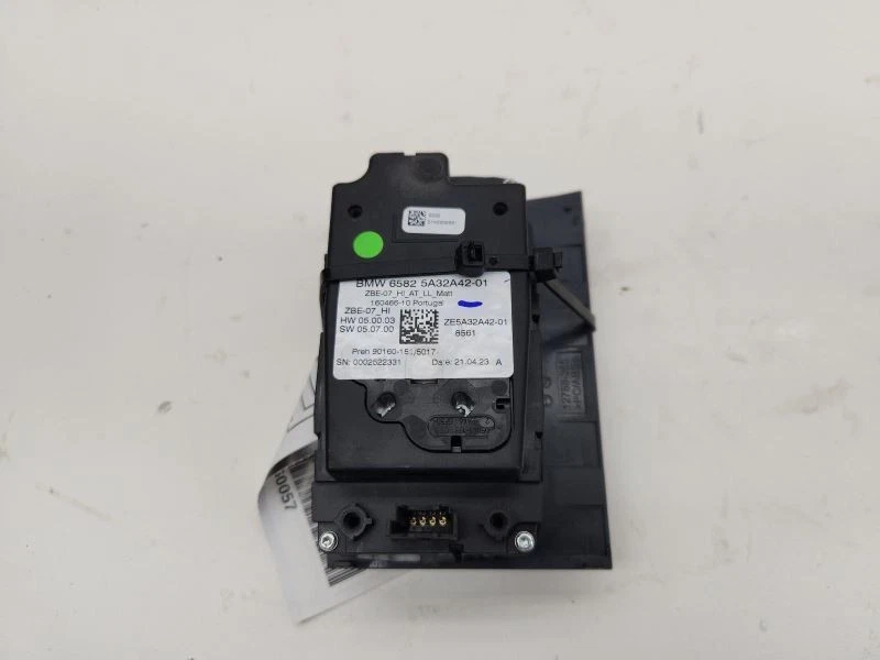 Audio Equipment Radio Controller Console Mounted Fits 20-21 BMW 330i 759109 - Image 3 of 4