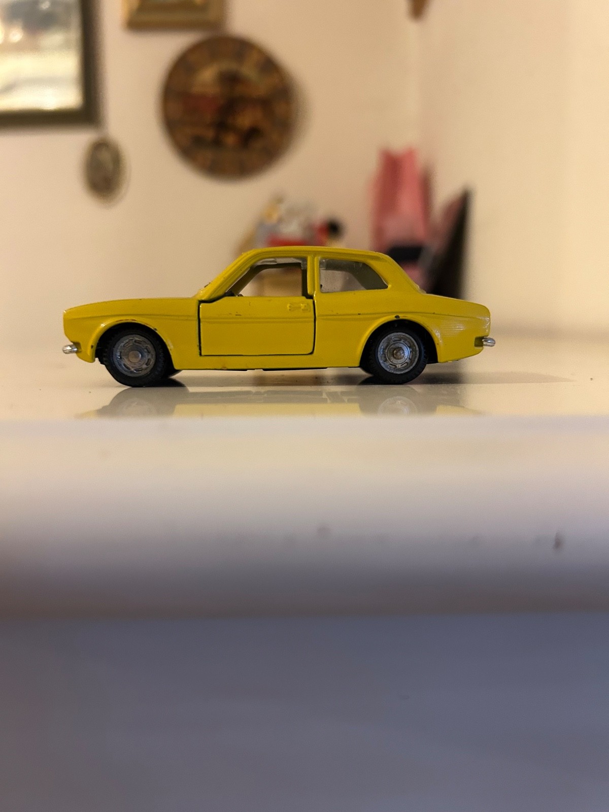 Mebetoys 8551 Ford Escort 1:43