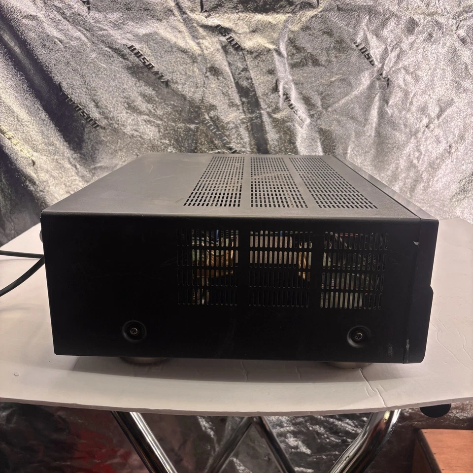 Yamaha RX-V571 - 7.1 Ch HDMI Home Theater Surround Sound Receiver Stereo System - Image 2 of 4