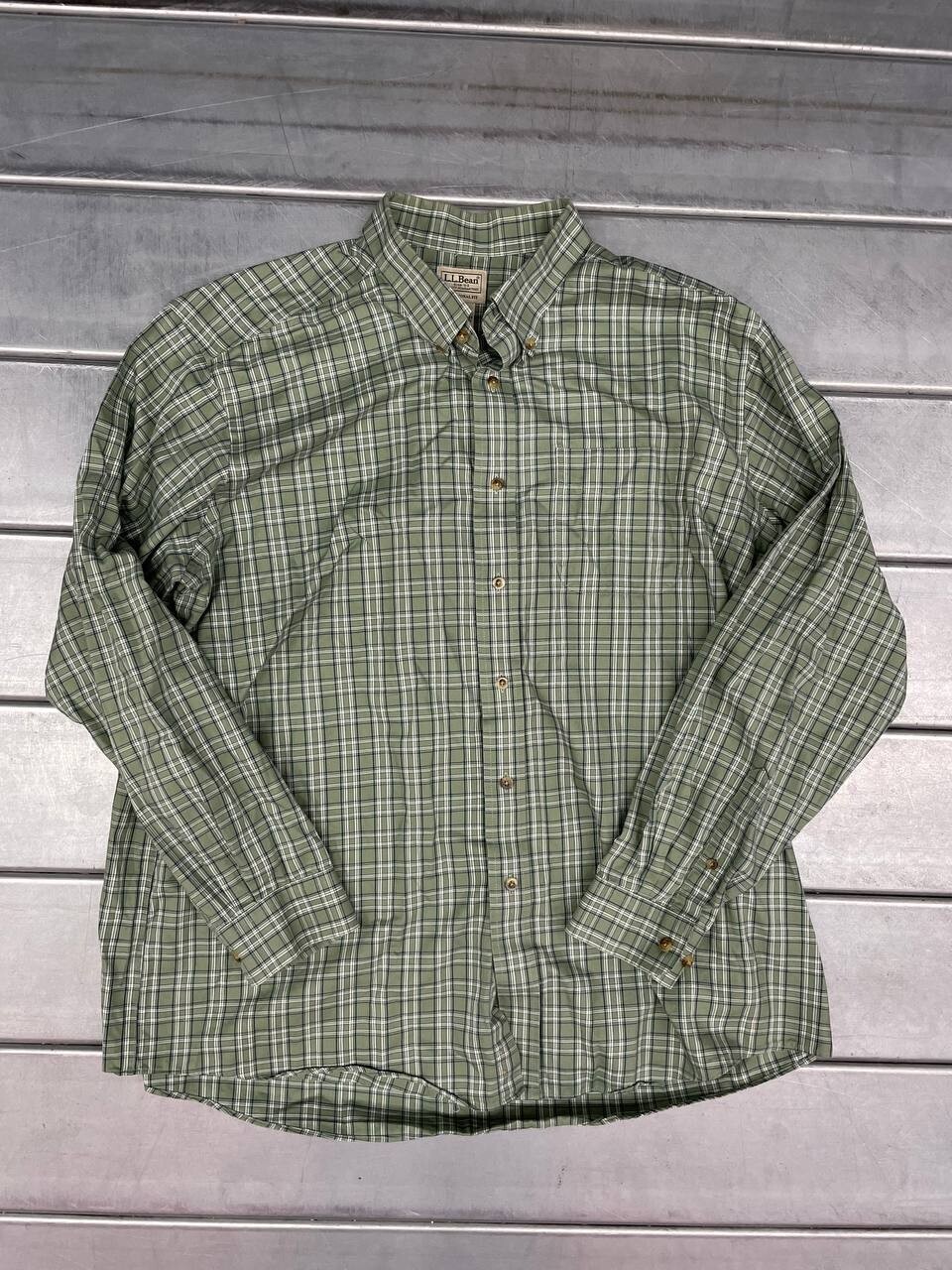 LL Bean Button Up Shirt Mens XL Green Plaid Casual Comfort Long Sleeve
