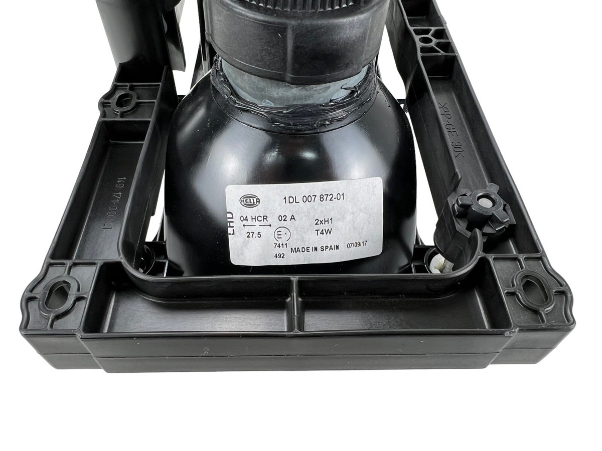 SET HELLA Hauptscheinwerfer universal H1 T4W 24V ECE LKW Bagger  