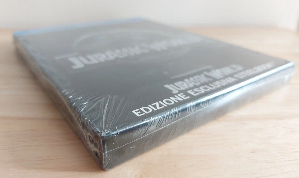 Jurassic World Limited Edition Bluray Steelbook ITALIAN/English Audio *REGION B* - Image 3 of 4