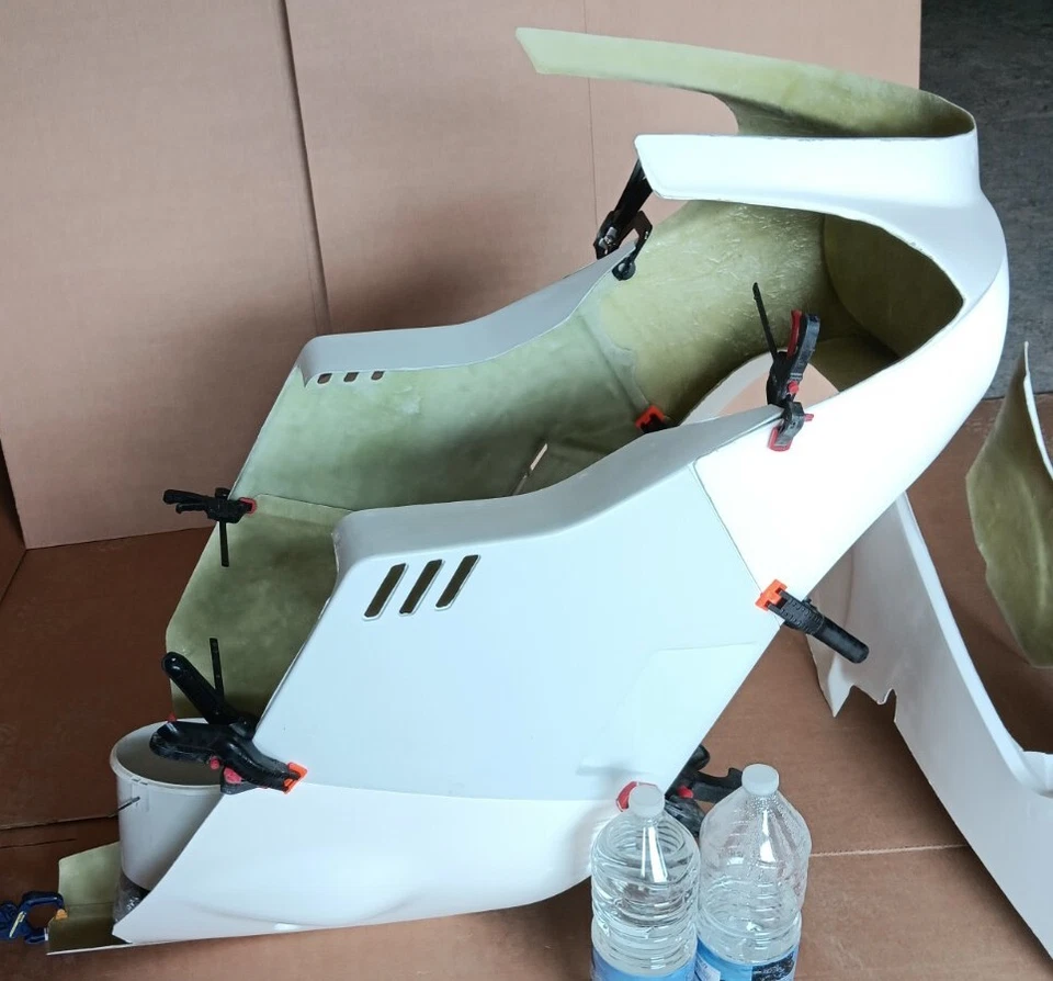 Suzuki GSXR750 1985 комплект обтекателей из стекловолокна новый - Изображение 4 из 4