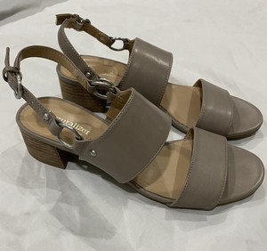 naturalizer chunky heel