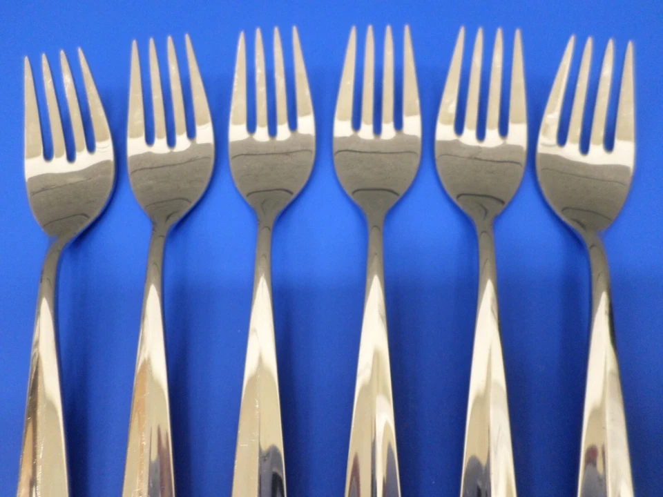 6 - WMF Cromargan STUTTGART Glossy Center Ridge Stainless GERMANY Dinner Forks - Image 3 of 4