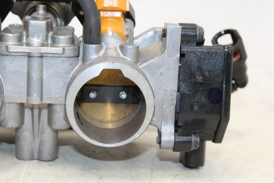 2015 Honda Cbr500r Main Fuel Injectors / Throttle Bodies - Imagem 3 de 4