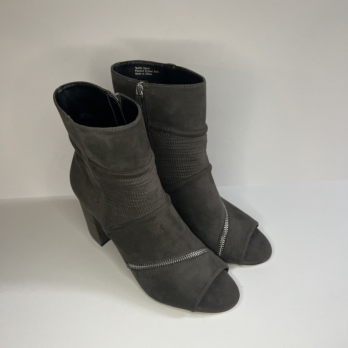 Daya by Zendaya Klare Gray Peep Toe Heeled Bootie Sz