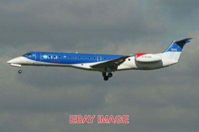 PHOTO  AEROPLANE EMB145EP 'G-RJXG' BMI REGIONAL MSN 145390. ARRIVING ON FLIGHT B
