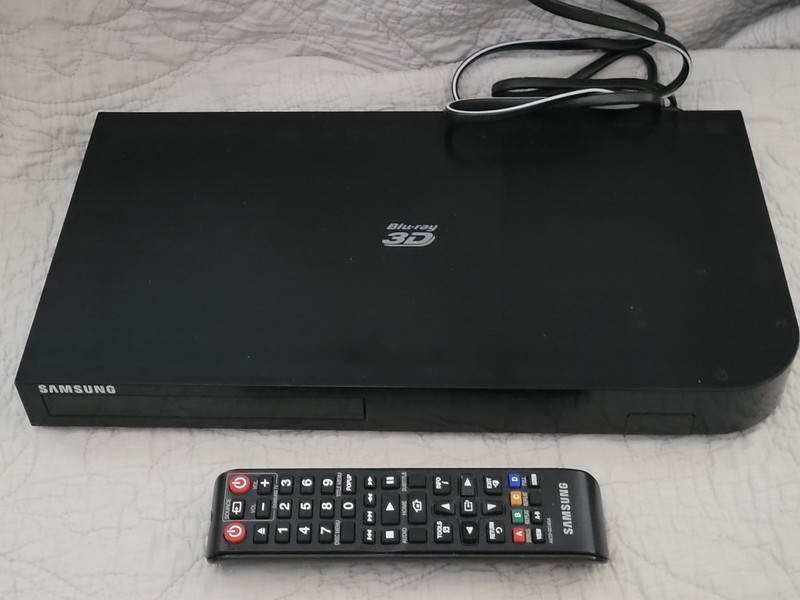 Samsung BD-HM59C Smart 3D Blu-Ray DVD Player W/ Remote WiFi Streaming Internet