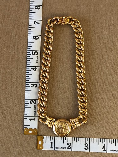 Set collana e orecchini moneta romana Diva Favstina Metropolitan Museum of Art - Foto 16 di 17