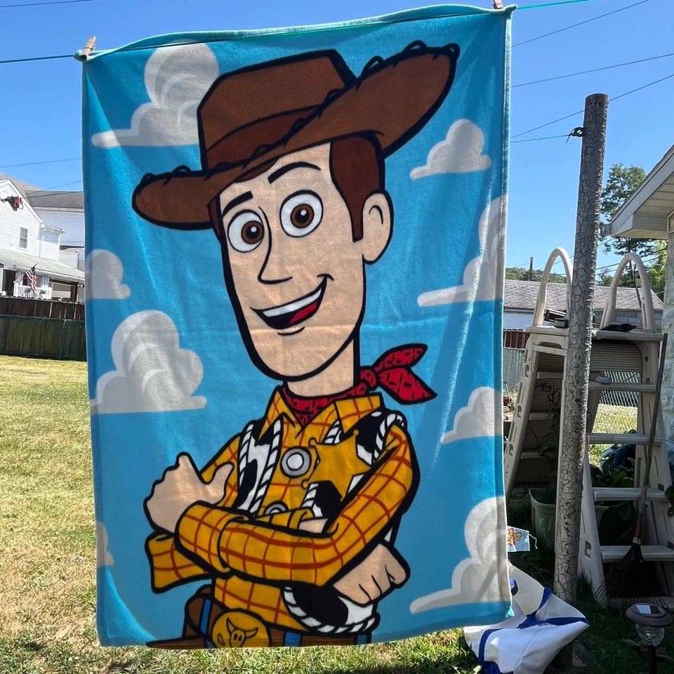 Manta de viaje polar de madera Sheriff Toy Story 4 de Disney Pixar 2019 Foto 3 de 4