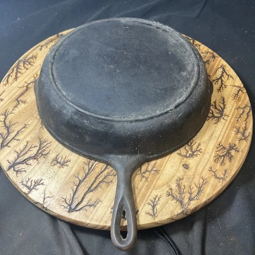 Vintage Lodge Cast Iron NO. 10 Skillet W/ 3 Notch Heat Ring