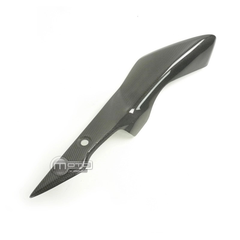 Cache ligne Carbone Suzuki GSX-S 1000 pièce protection échappement moto