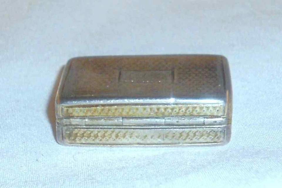 Vinagreta de plata esterlina Nathaniel Mills 1832 Birmingham Inglaterra parrilla de flores Foto 4 de 4