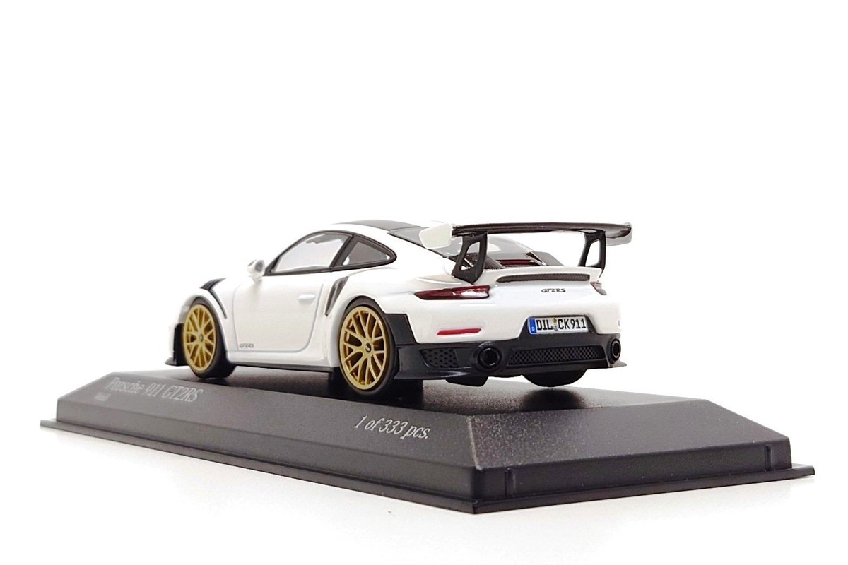 Minichamps 1:43 Porsche 911 GT2 RS (991.2) in White / Gold Wheels