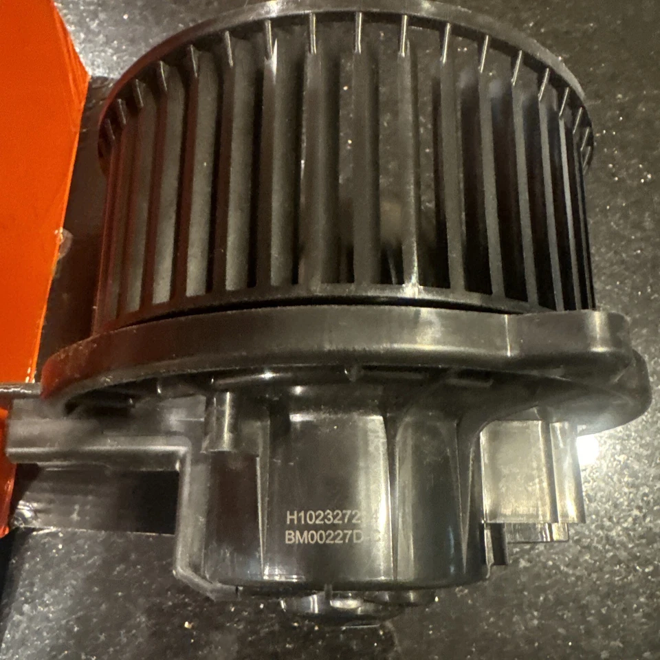 APremium Blower Motor H102327234 BM00227D-C - Imagem 2 de 4